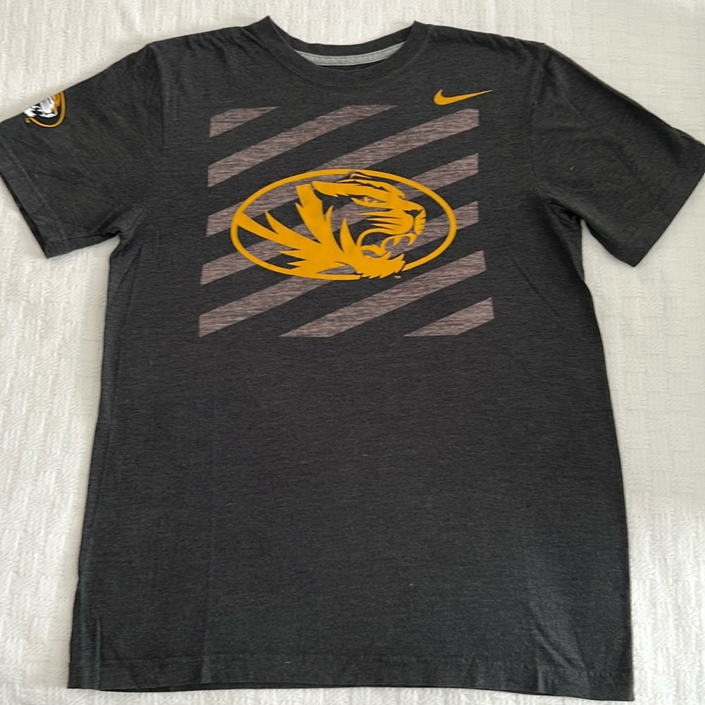 Nike Mizzou Short Sleeve Tee - Mens Small - Dark Grey - Silkscreened logo